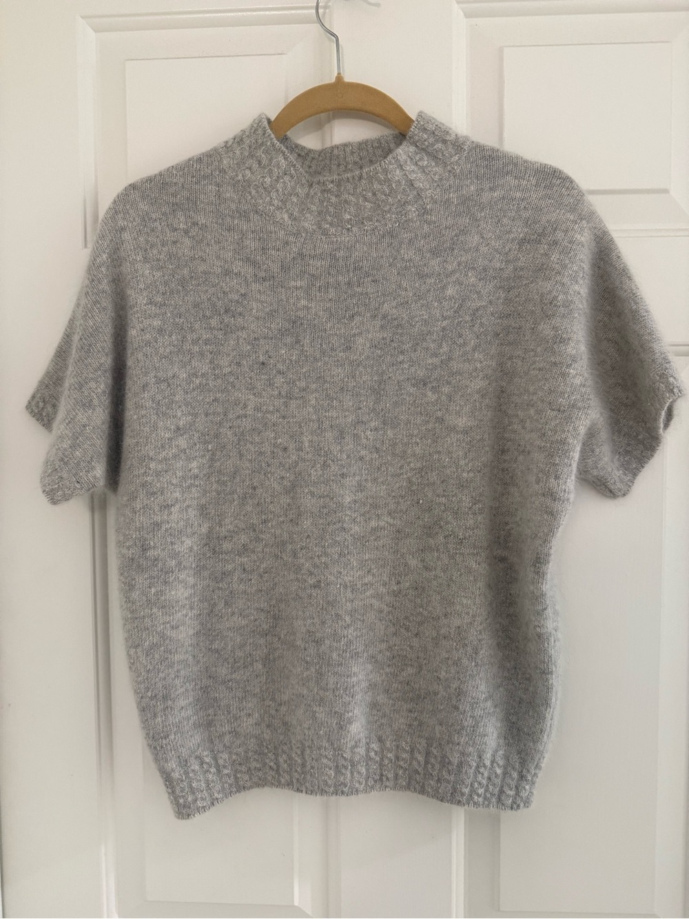 Chaus Vintage Lambswool Angora Short Sleeve Fuzzy Collared Sweater Gray Small